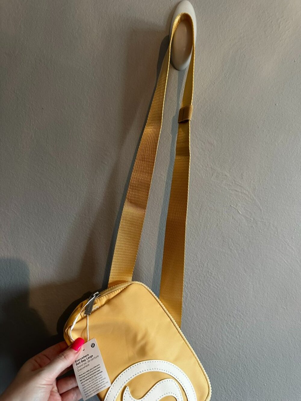 Lululemon Belt Bag - NWT - Yellow Beige with White Logo - Picture 5 of 5